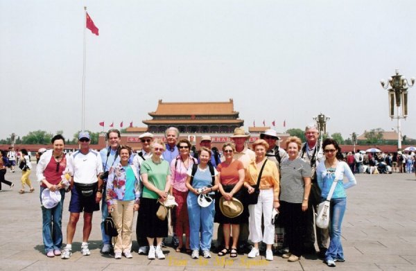 group photo in front of Tian'an Men